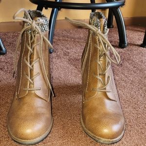 White Mountain Cognac/Tan Boots
